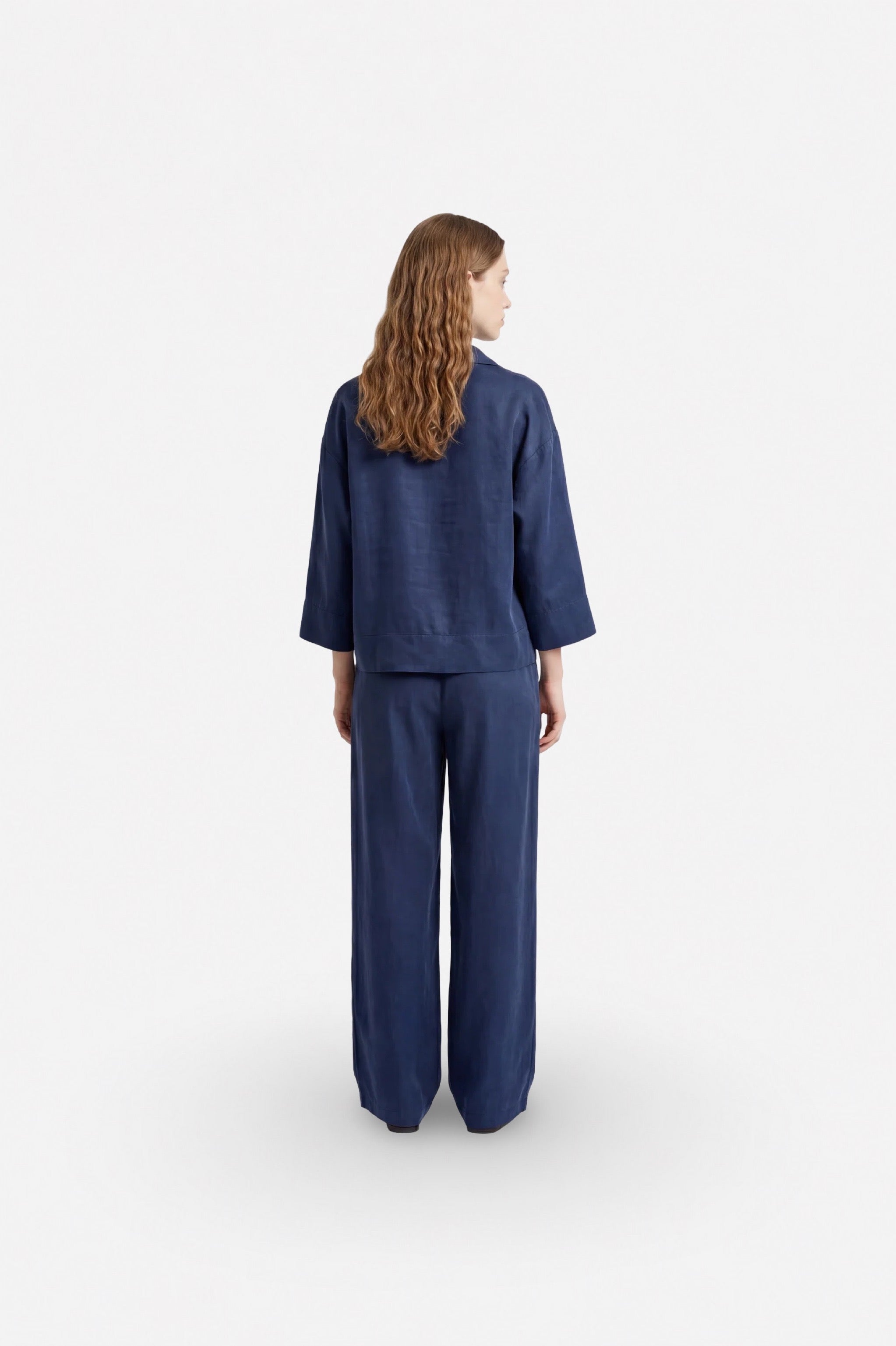 Navy Tencel fabric relaxed fit top by Ginaci Türkiye, casual and comfortable for everyday wear.