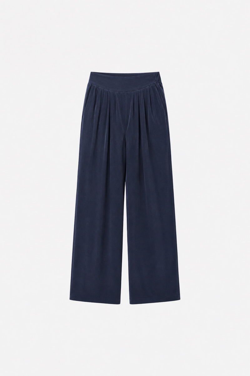 Navy Tencel fabric wide-leg pants with pleats from Ginaci Türkiye, featuring a relaxed fit and stylish design.