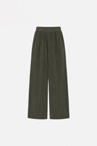 Haki Tencel Kumaş bol paça piliseli pantolon by Ginaci Türkiye displayed on a hanger, showcasing relaxed fit and pleated design.