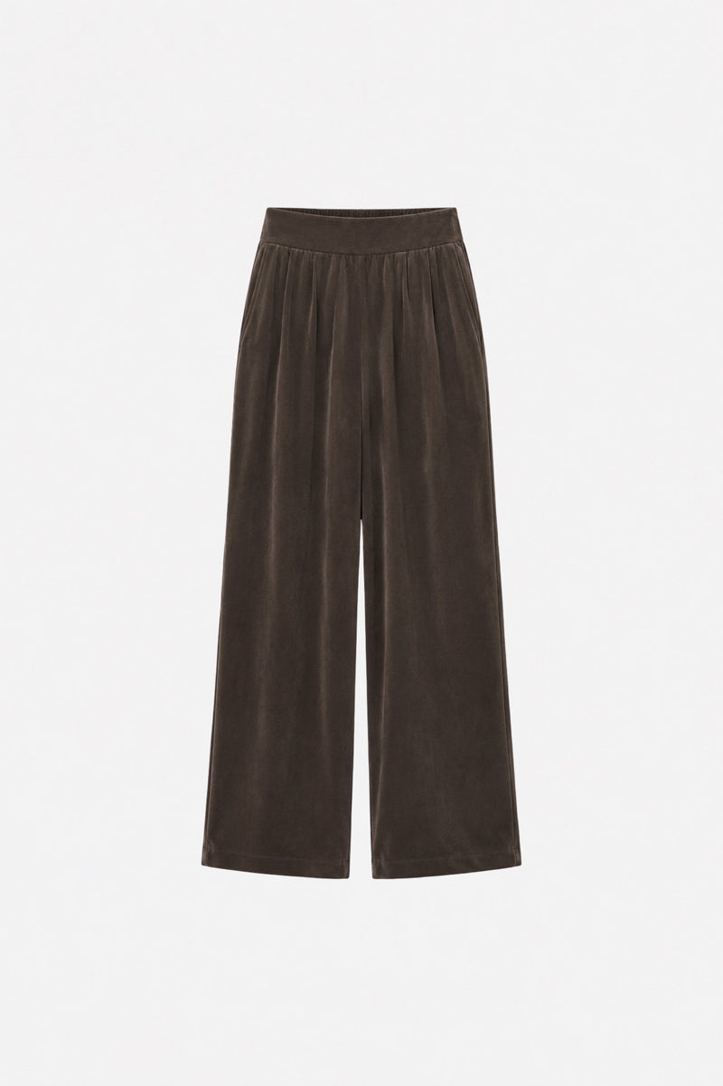 Brown Tencel fabric wide-leg pants with pleats from Ginaci Türkiye, featuring a relaxed fit and casual style.