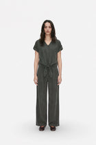 Ginaci Türkiye premium haki Tencel fabric minimal top with tie detail, stylish and comfortable for casual wear.