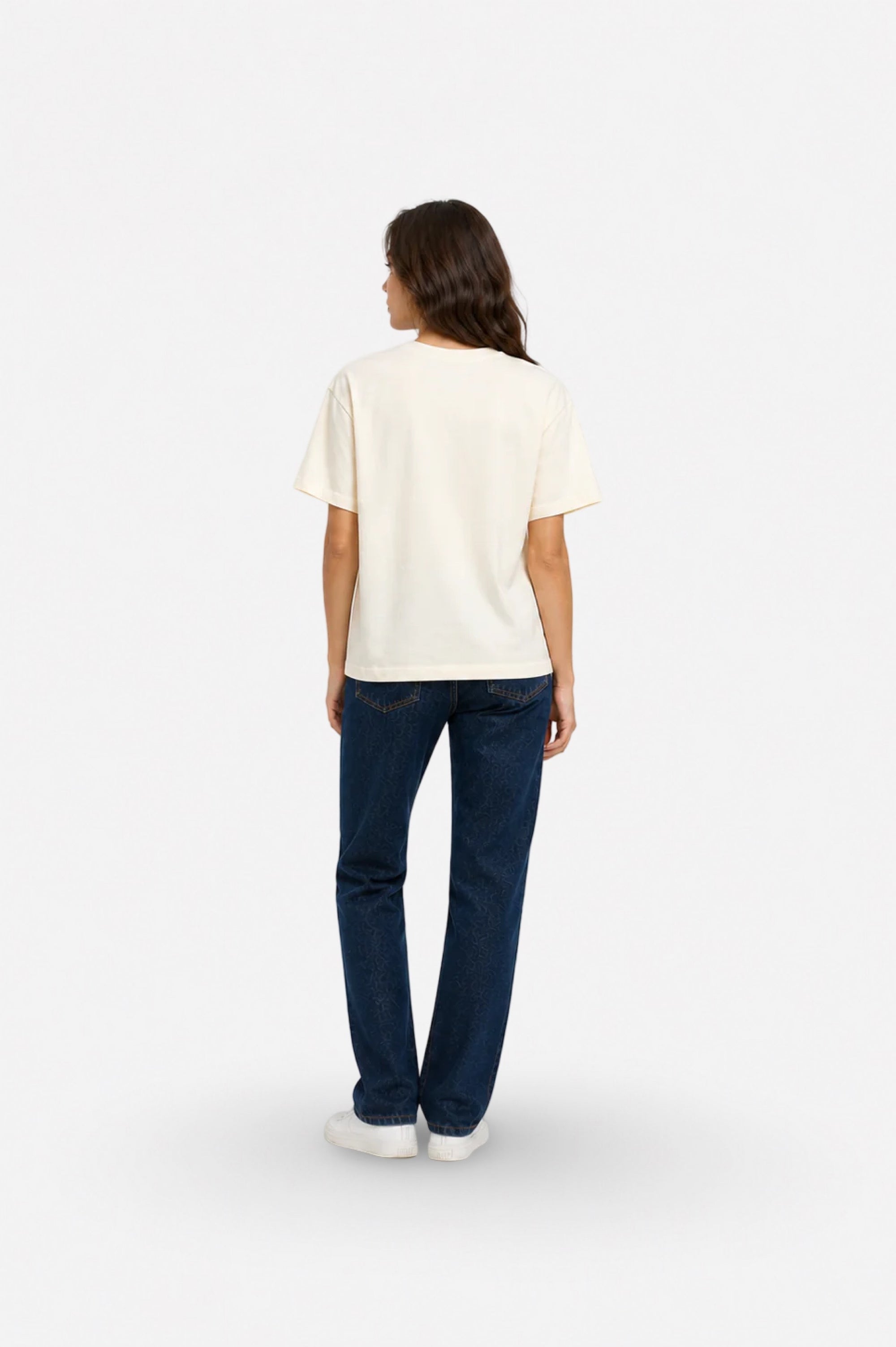Cream-colored oversized cotton T-shirt with abstract print from Ginaci Türkiye, casual and comfortable for everyday wear.