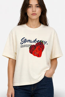 Ekru pamuklu oversize baskılı tişört by Ginaci Türkiye, casual fit with colorful abstract print, front view.