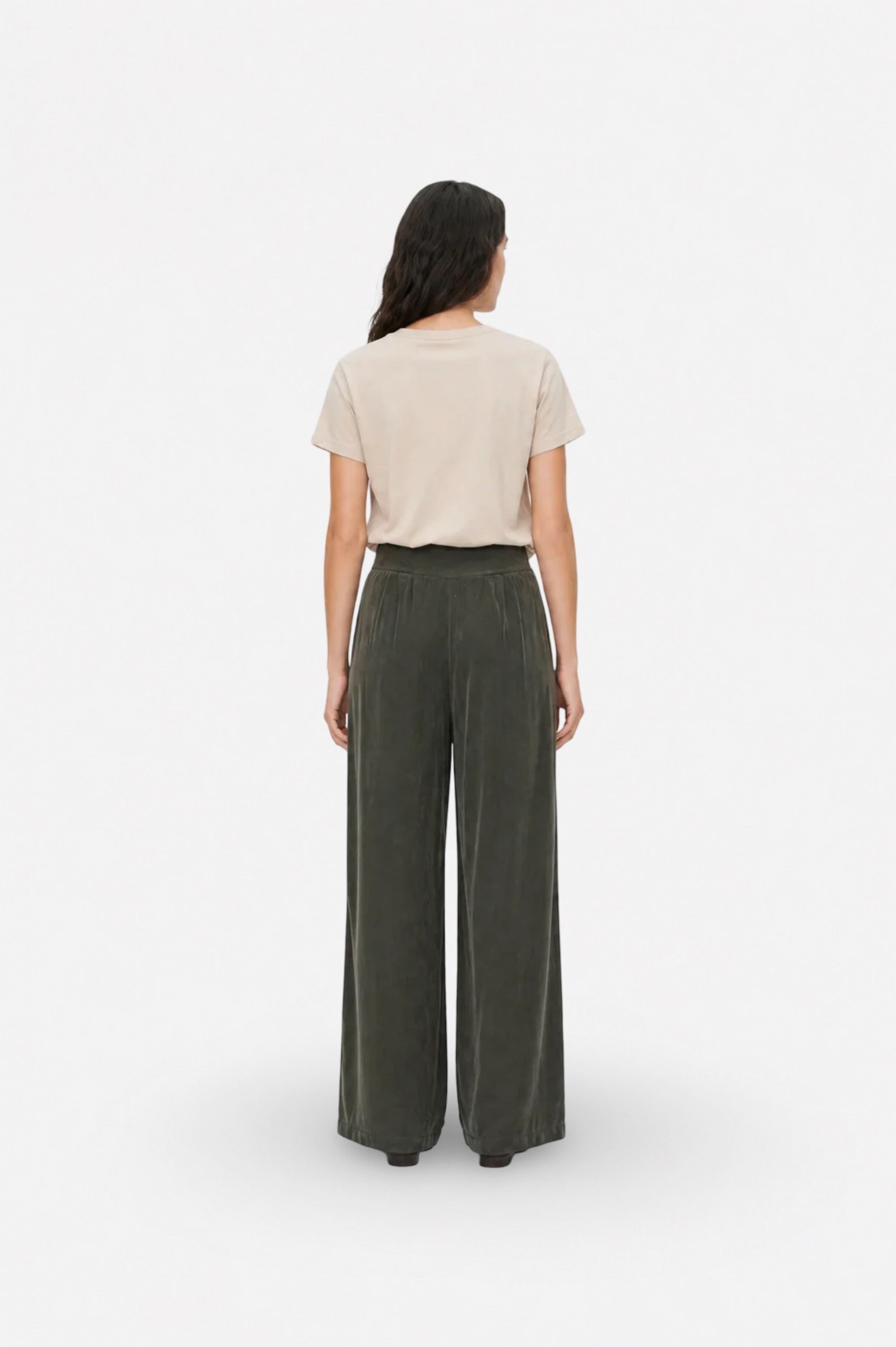 Haki Tencel Kumaş bol paça piliseli pantolon by Ginaci Türkiye, featuring wide legs and stylish design.