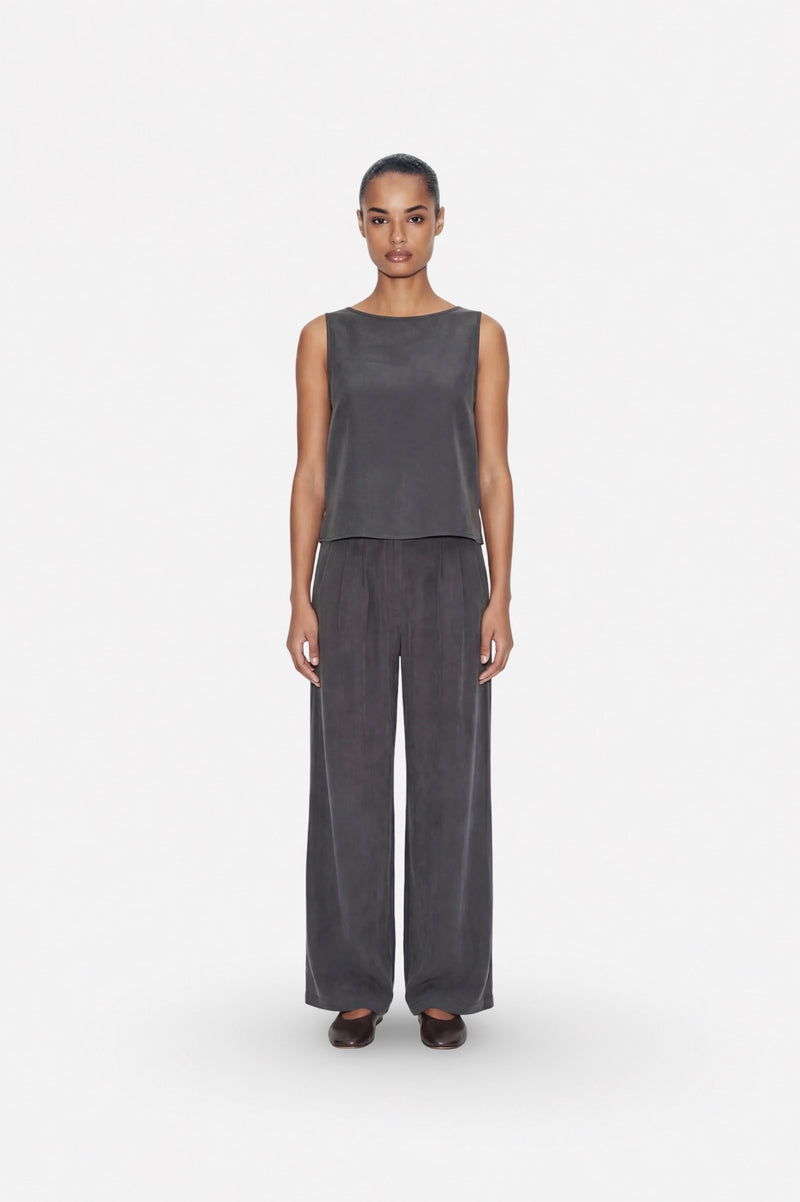 Soft touch gray Tencel fabric athletic top by Ginaci Türkiye, minimal design, lightweight, and comfortable for active wear.