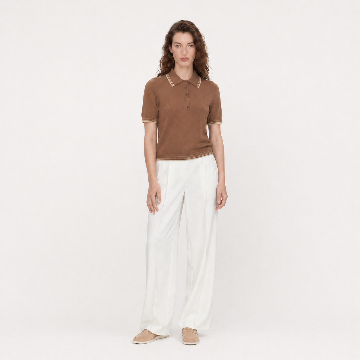 Kahverengi polo yaka triko from Ginaci Türkiye featuring a soft knit fabric and a classic polo collar.