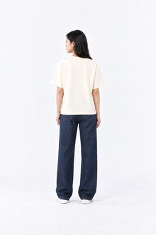 Oversized cream cotton t-shirt with abstract print from Ginaci Türkiye, casual and comfortable for everyday wear.