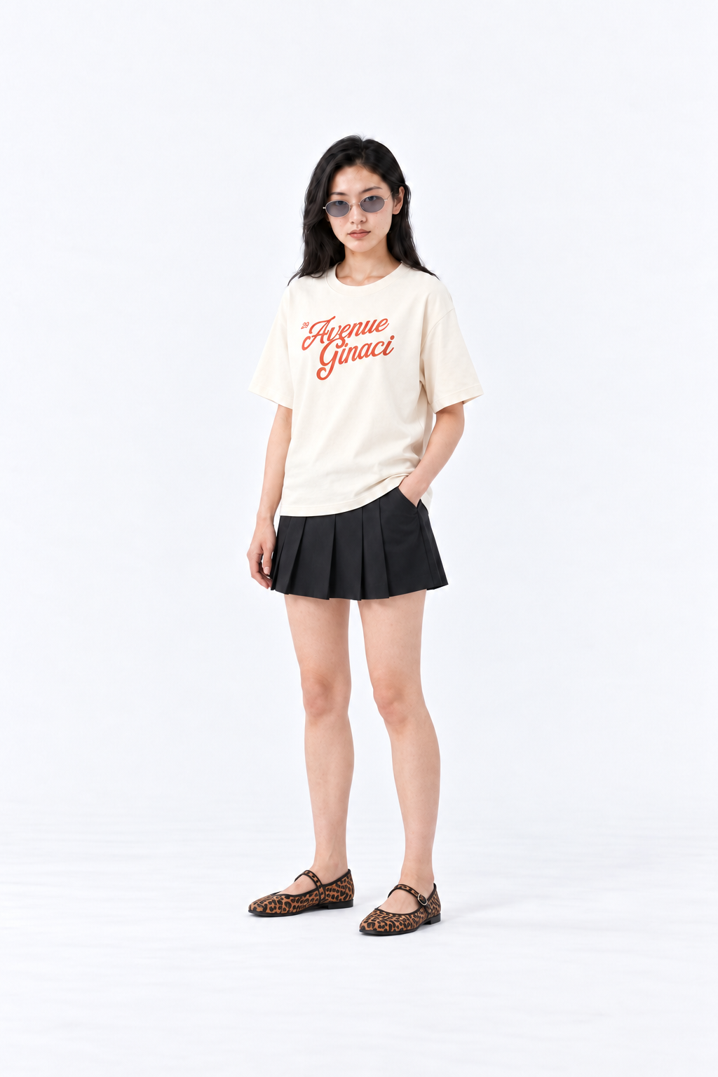 Light beige oversized cotton T-shirt from Ginaci Türkiye, front view showing relaxed fit and soft fabric.