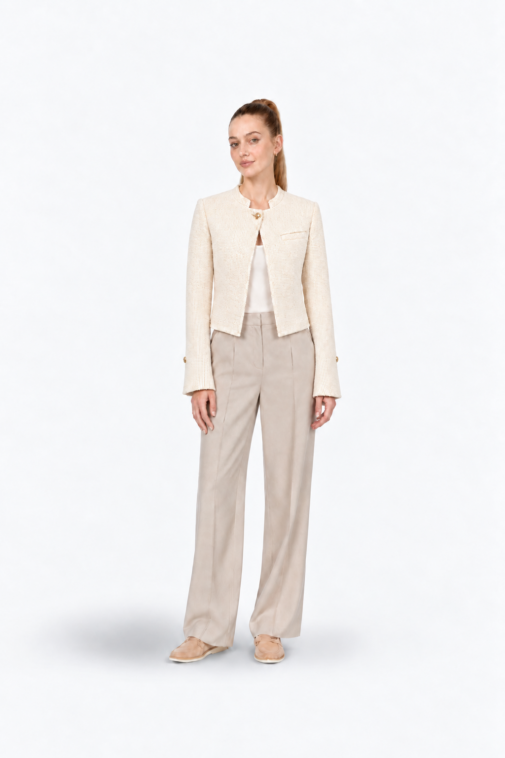Ginaci ekru tüvit kadın ceket with gold button details, classic fit and tailored design, shown from the front.