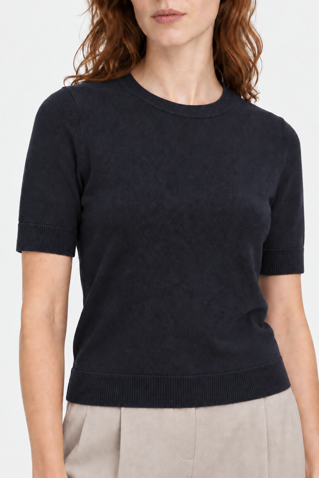 Navy blue polo shirt with round neckline from Ginaci Türkiye, featuring a classic fit and soft knit fabric.