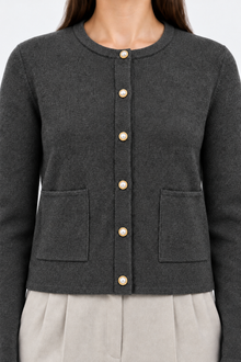 Gri inci düğmeli triko hırka by Ginaci Türkiye, soft knit fabric with button details, styled on a mannequin.