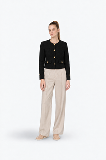 Ginaci Siyah Gold Düğmeli Tweed Ceket, klasik ve şık tasarımlı kadın blazer, ön kısmında gold düğmeler ve tweed kumaş detayları.